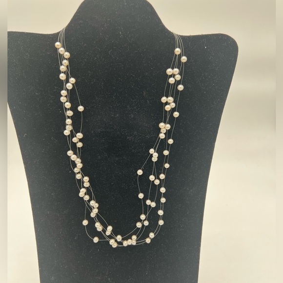 Elegant Floating Faux Pearl Necklace - Picture 1 of 4
